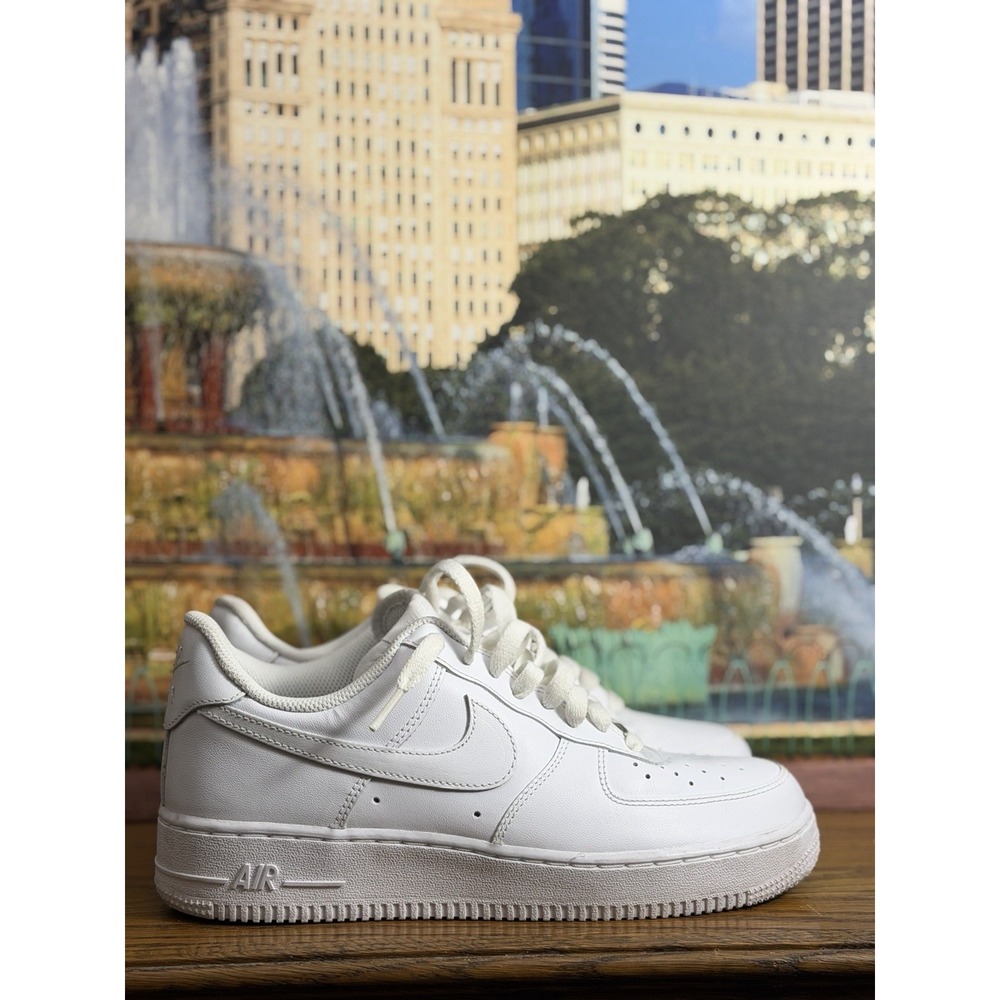 Nike Air Force 1 '07 Low Top Triple White Leather Sneakers CW2288-111 Sz 7.5